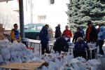 Charita distribuuje pomoc nudznym ludom v Dnipre-Foto Tony Fric April2022